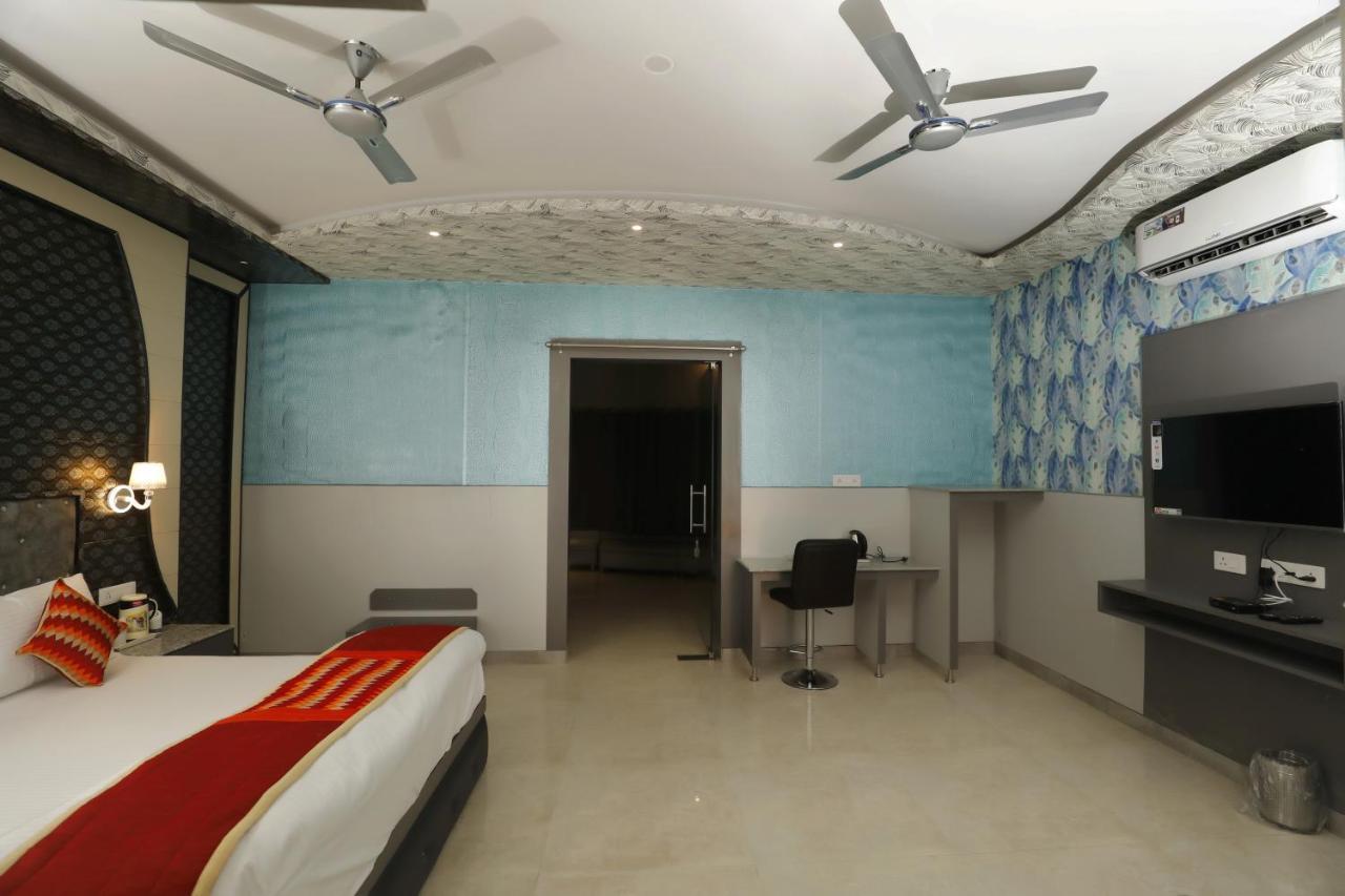 The Park Presidency Hotel Bareilly Buitenkant foto