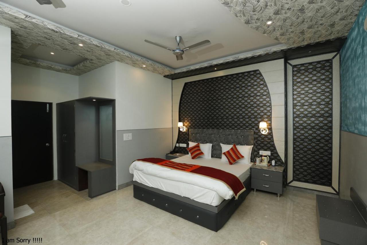 The Park Presidency Hotel Bareilly Buitenkant foto