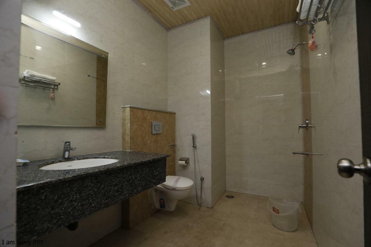 The Park Presidency Hotel Bareilly Buitenkant foto