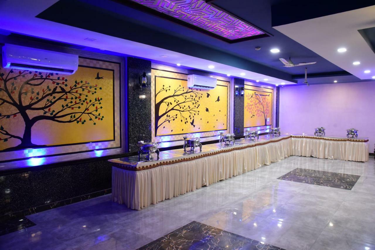 The Park Presidency Hotel Bareilly Buitenkant foto