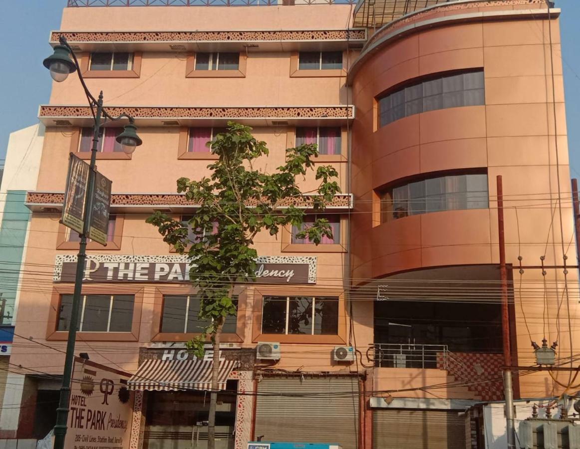 The Park Presidency Hotel Bareilly Buitenkant foto