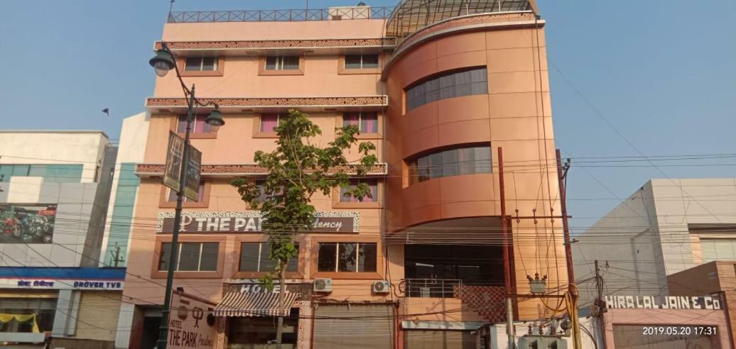 The Park Presidency Hotel Bareilly Buitenkant foto